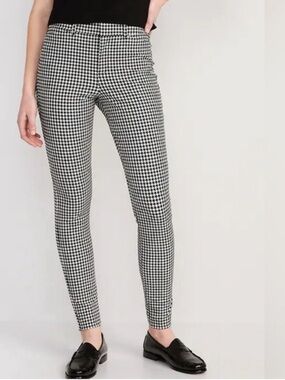 Old Navy Pixie Gingham Black and White Ankle Pants